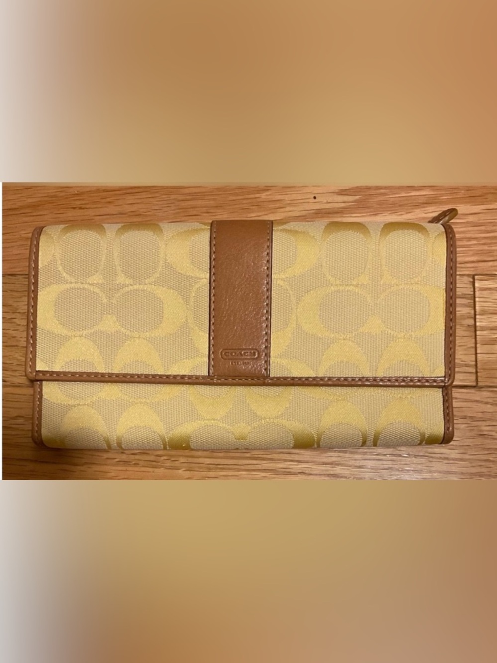 COACH Hamptons Trifold Wallet LIKE NEW!!  RARE 🔥Color Combo